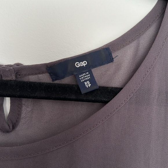 GAP Grey cap sleeve top size XS - Picture 2 of 4